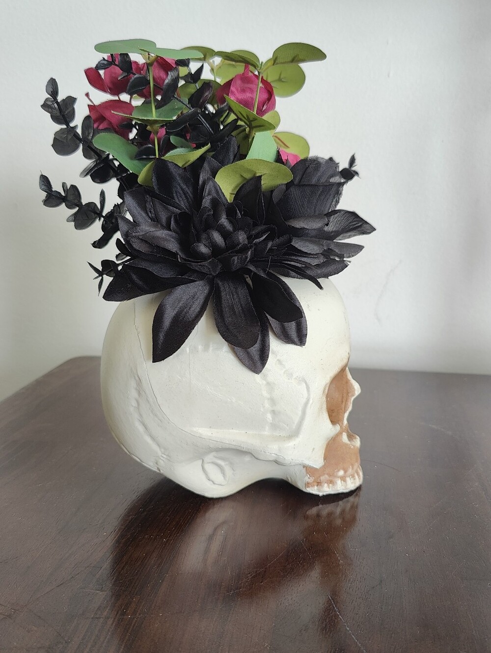 Halloween Decor Gothic Skull with floral arrangement - Picture 2 of 5